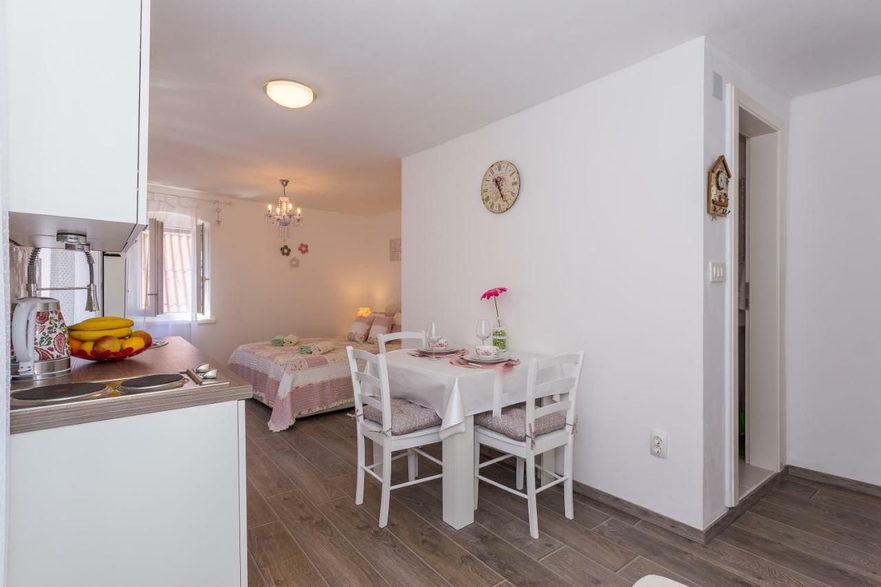 Slavka Hotell Split Exteriör bild
