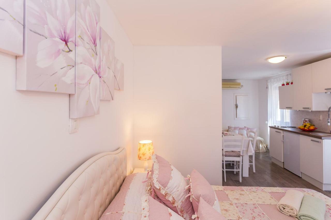 Slavka Hotell Split Exteriör bild