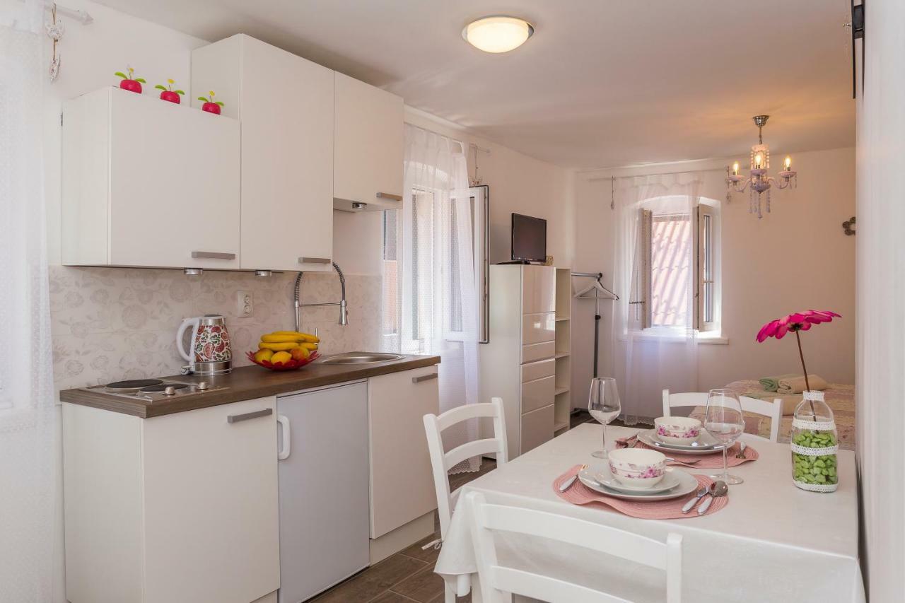 Slavka Hotell Split Exteriör bild