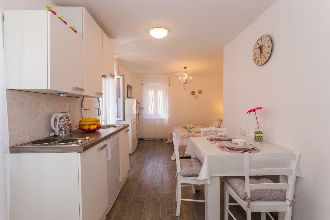 Slavka Hotell Split Exteriör bild